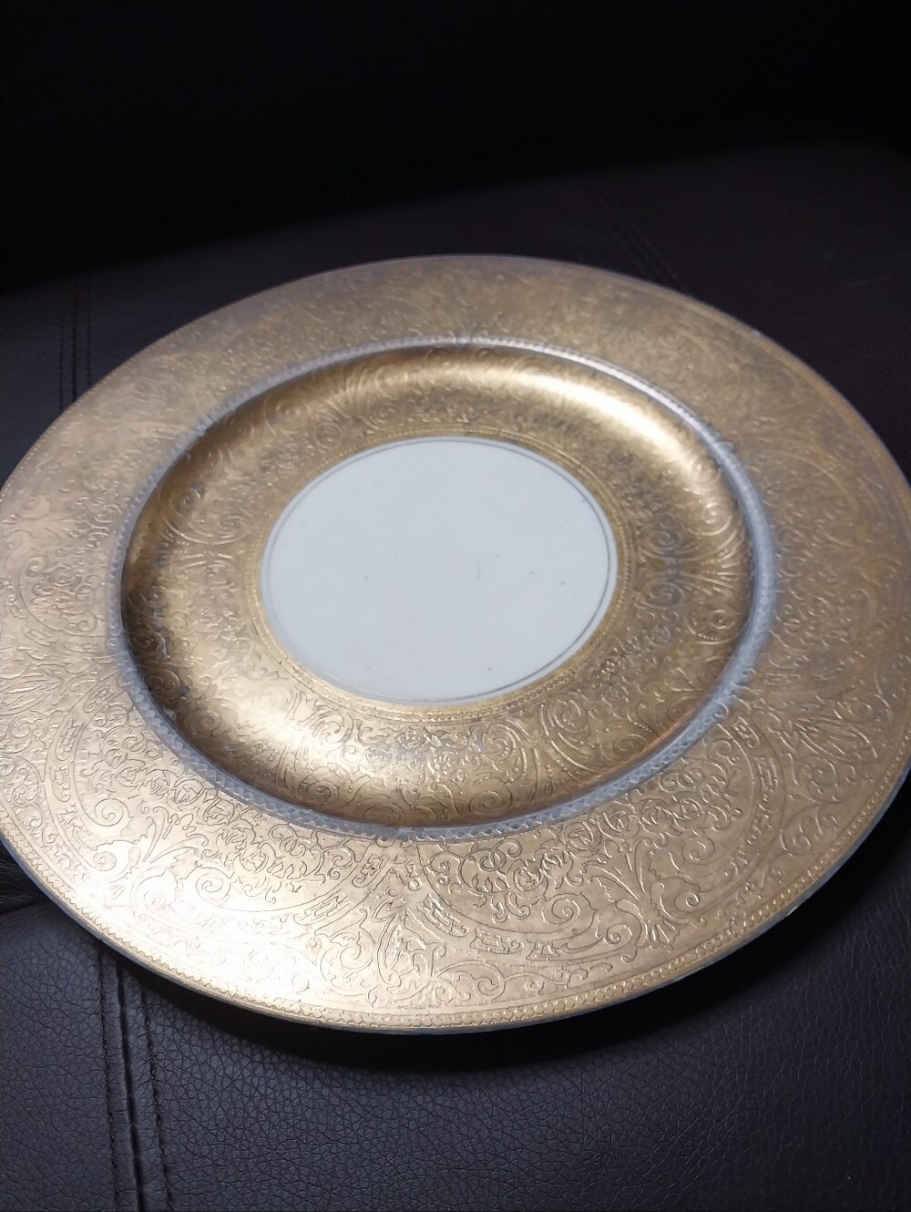 Royal China 22K Gold Decorative Charger Plate - Elegant Serving Accent